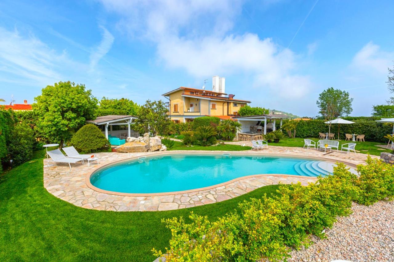 Amore Rentals - Resort Ravenna - Villa Cavaliere マッサ・ルブレンセ エクステリア 写真